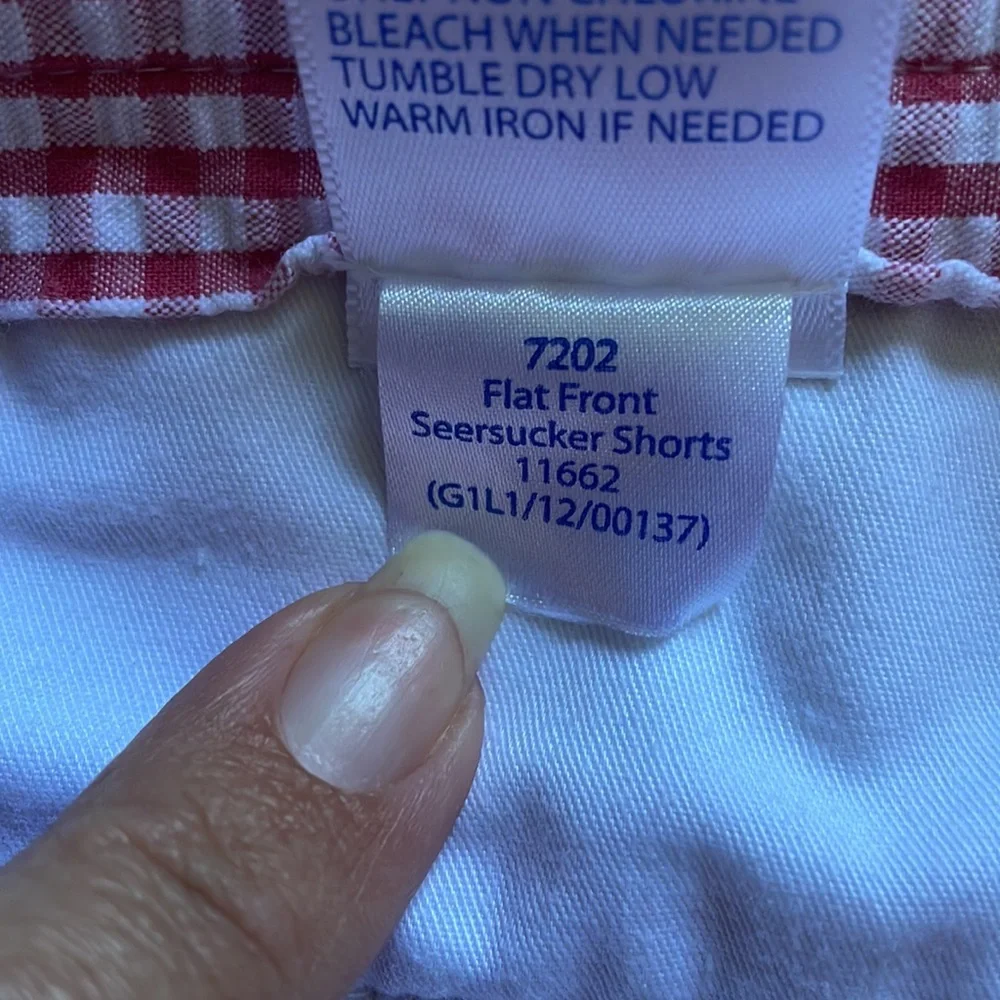 Southern Tide “The Skipjack” Red & White Flat Front Seersucker Shorts